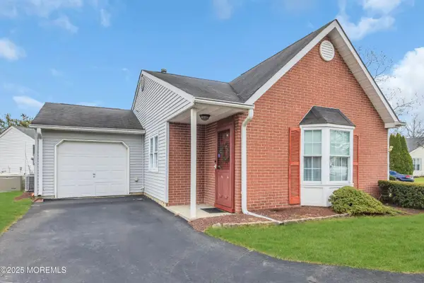 7 Gatley Close, Freehold, NJ 07728