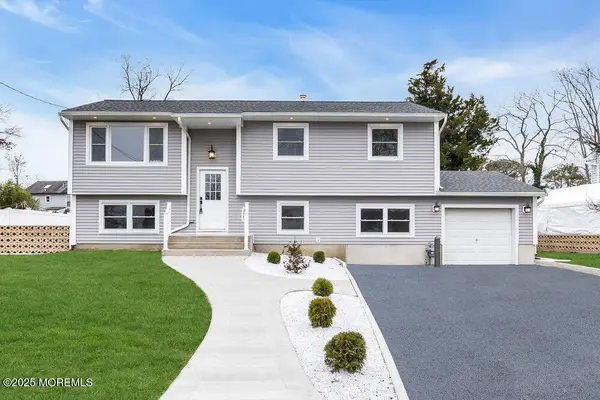 107 Oak Hill Drive, Toms River, NJ 08753