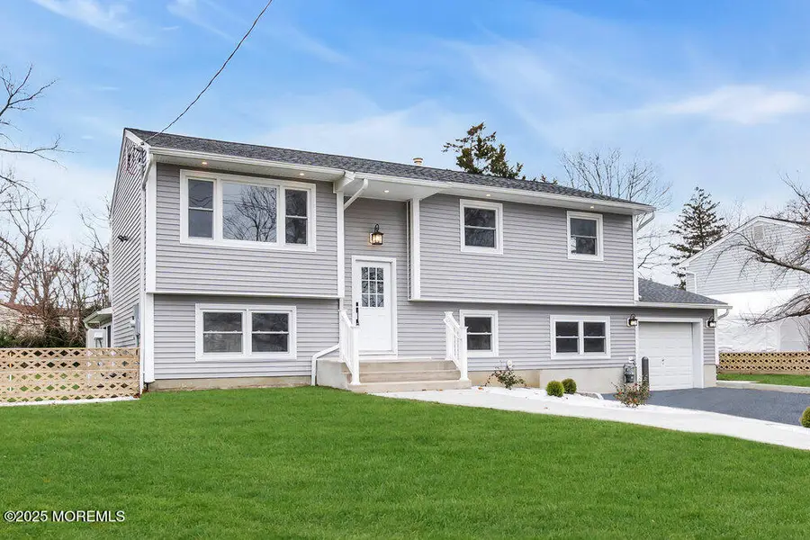 107 Oak Hill Drive, Toms River, NJ 08753 - Image #2