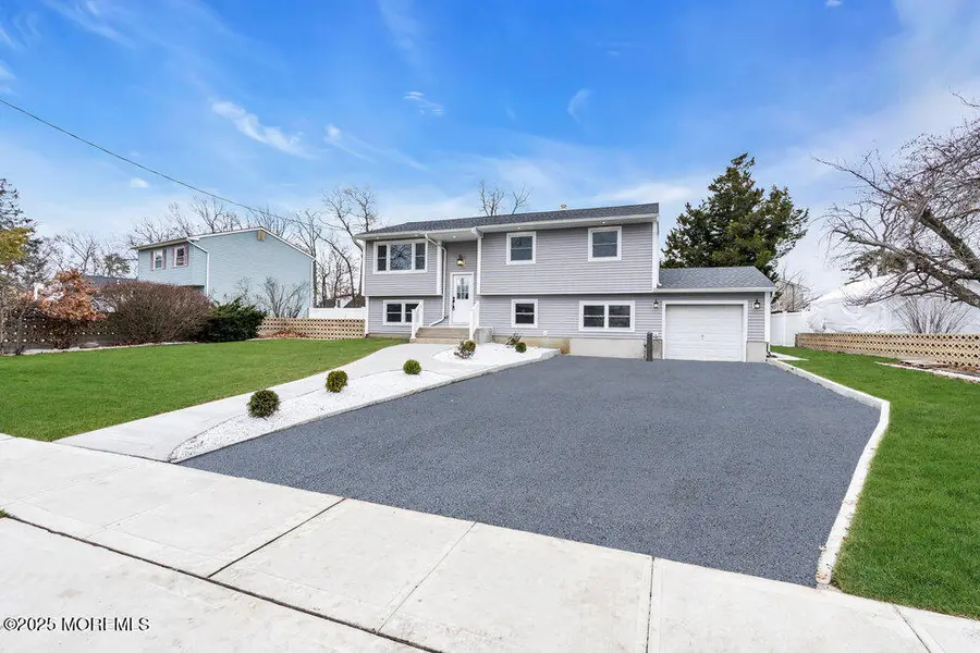 107 Oak Hill Drive, Toms River, NJ 08753 - Image #3