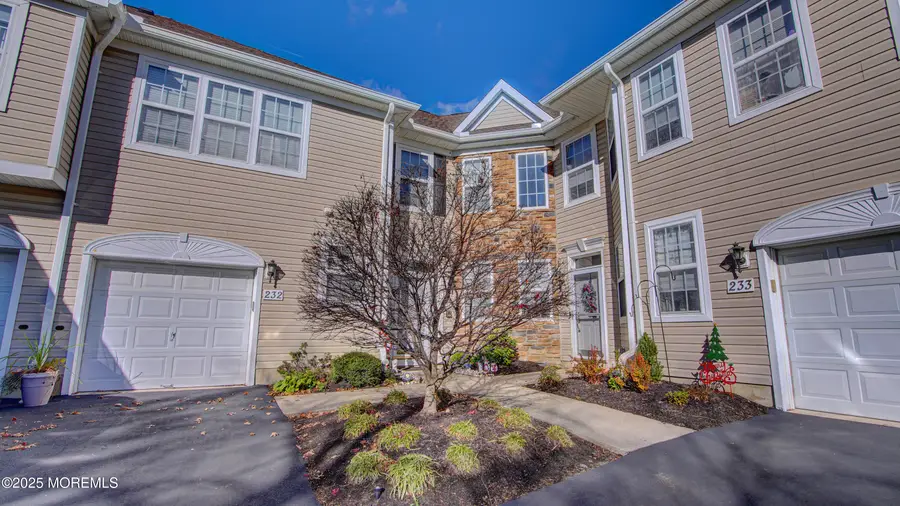 232 Shinnecock Drive, Manalapan Township, NJ 07726 - Image #2