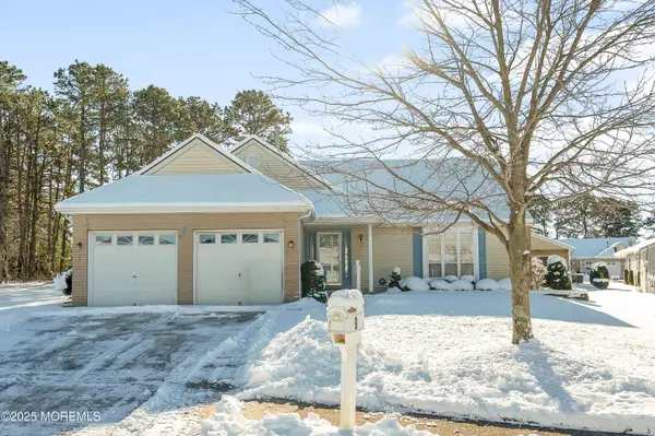 9 Westgate Court, Toms River, NJ 08757