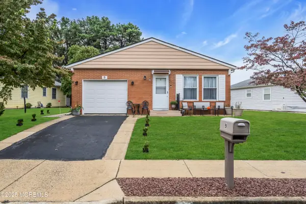 9 Morongo Court, Toms River, NJ 08757