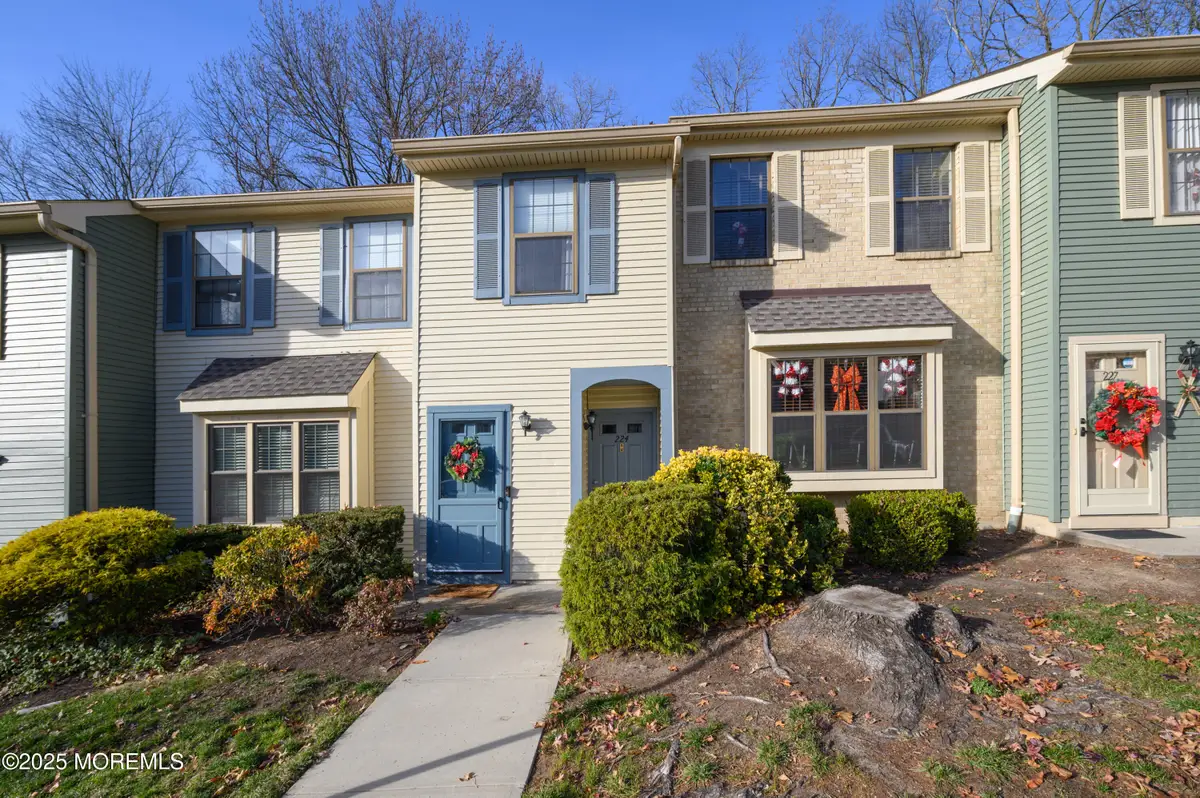 224 Perth Hill Court, Aberdeen, NJ 07747 - Image #1