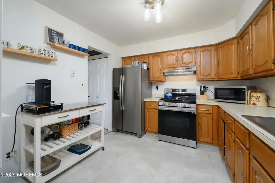 224 Perth Hill Court, Aberdeen, NJ 07747 - Image #3