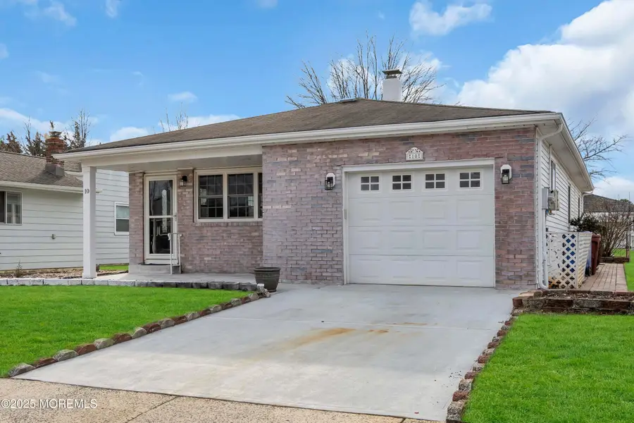 10 Aztec Court, Toms River, NJ 08757 - Image #3