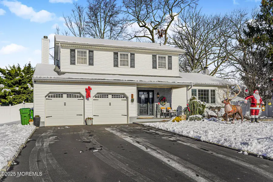 42 Heathcote Avenue, Edison, NJ 08817 - Image #3