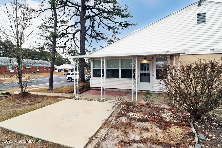 5 Valley Stream Drive #B, Whiting, NJ 08759 - Image #2