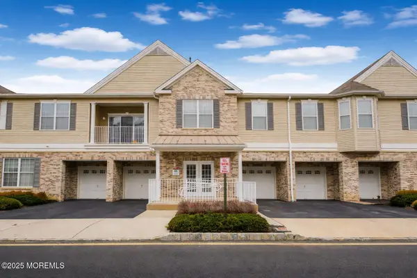 108 Picadilly Drive #108, Morganville, NJ 07751