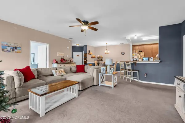 136 Mill Pond Way #22, Eatontown, NJ 07724