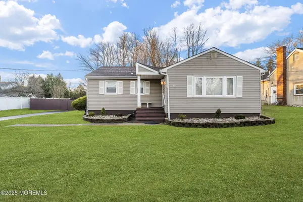 13 Sanford Street, Manalapan, NJ 07726