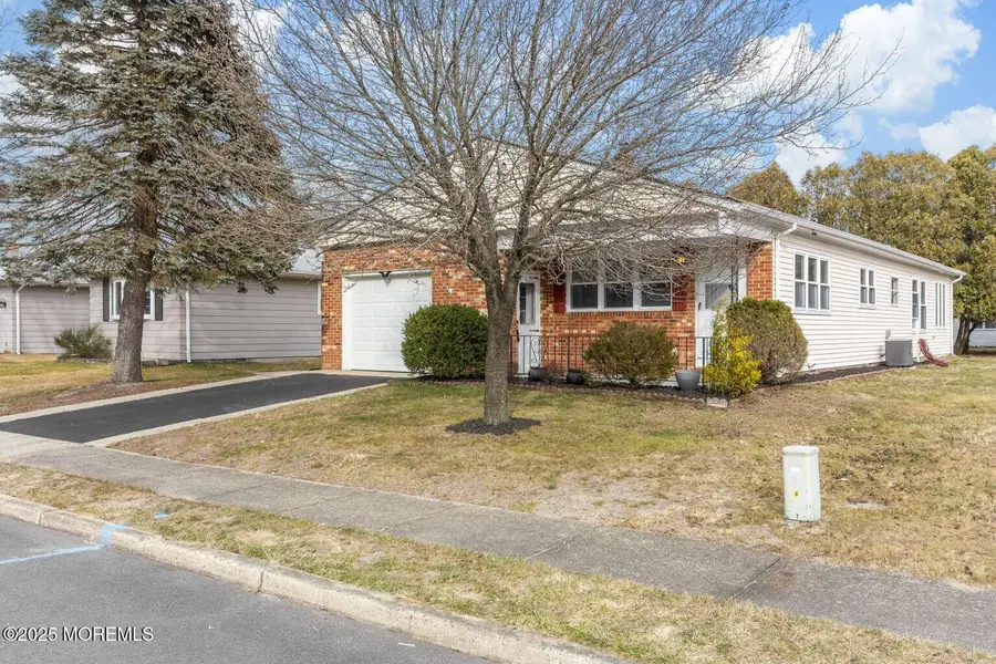 18 La Terraza Drive, Toms River, NJ 08757 - Image #2