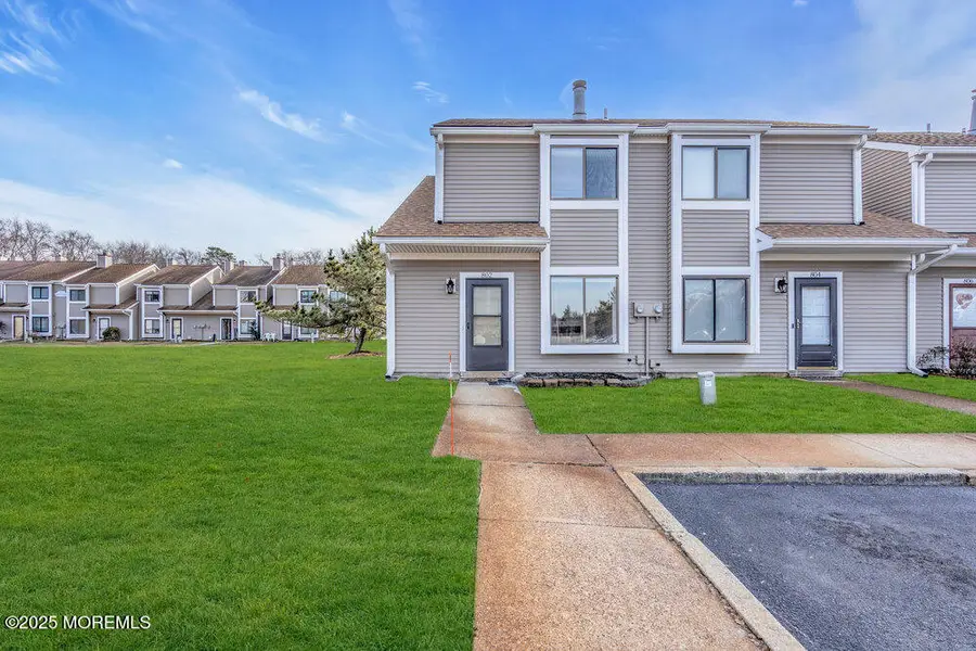 802 Sandra Place, Brick, NJ 08724 - Image #2