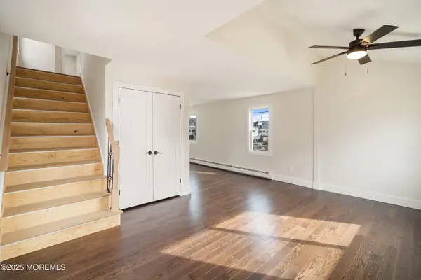 11 Cheerful Place, Highlands, NJ 07732