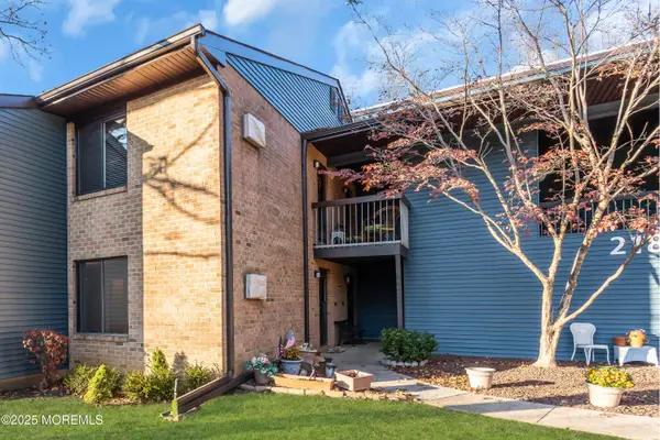 218 Medford Court #A, Manalapan, NJ 07726