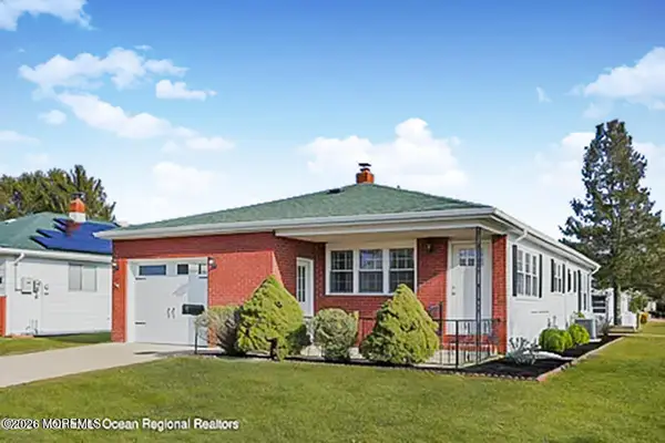 2 Montego Street, Toms River, NJ 08757