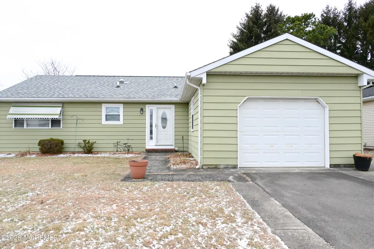 15 Chateux Lane, Toms River, NJ 08757 - Image #1