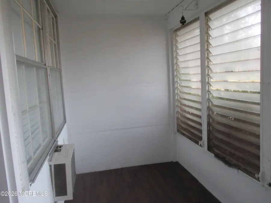 318 Coventry Court, Lakewood, NJ 08701 - Image #3