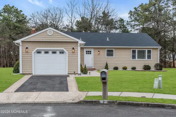 7 Alpina Terrace, Toms River, NJ 08757