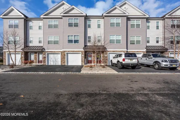 19 Berkeley Crossings Way #319, Bayville, NJ 08721
