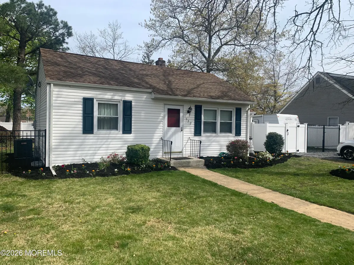 537 Longboat Avenue, Beachwood, NJ 08722 - Image #1