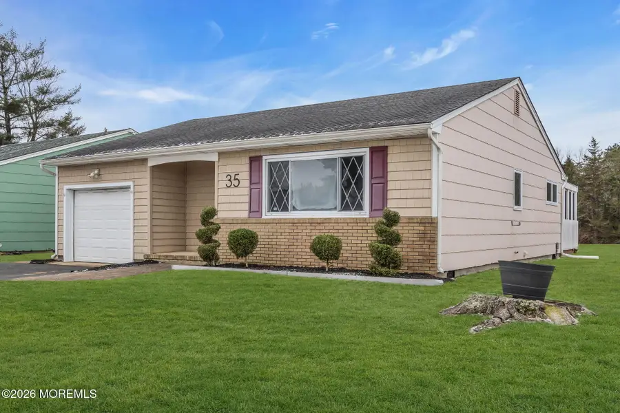 35 Westbrook Drive, Toms River, NJ 08757 - Image #2