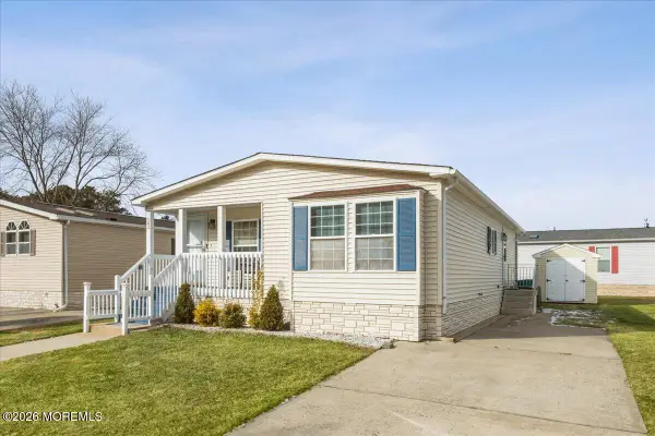 602 Walden Way, Whiting, NJ 08759