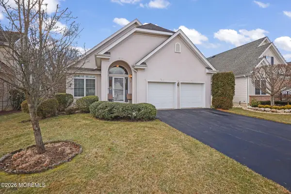 7 Salter Court, Manalapan, NJ 07726