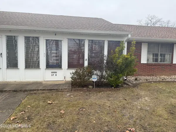 37D Cambridge Court, Lakewood, NJ 08701