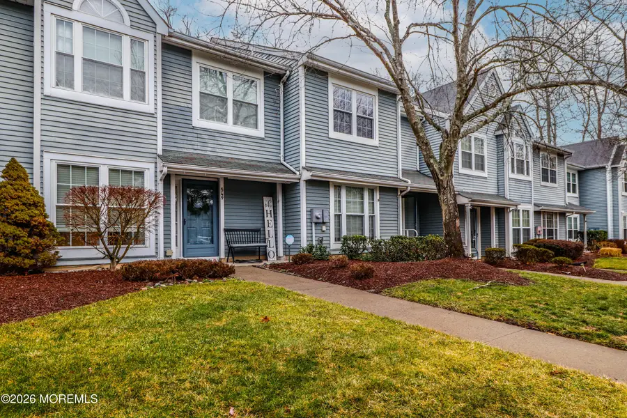 549 Laurelwood Court, Howell, NJ 07731 - Image #2