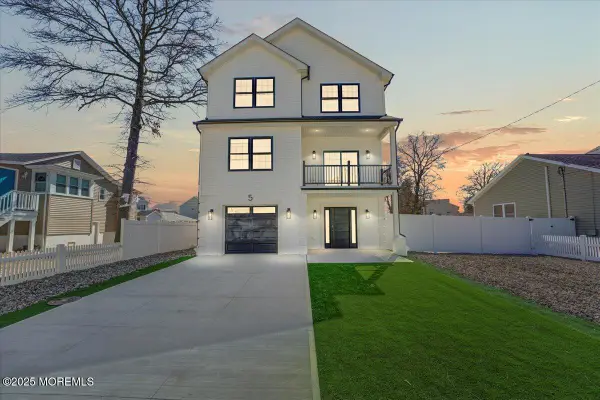 5 Shore Pine Drive, Brick, NJ 08723