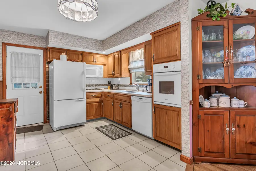 511 Robinhood Road, Brick, NJ 08724 - Image #3