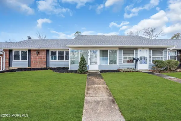 482C Thornbury Court, Lakewood, NJ 08701