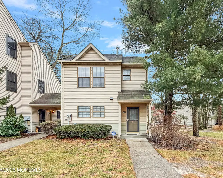 205 Bluebell Drive, Jackson, NJ 08527 - Image #2