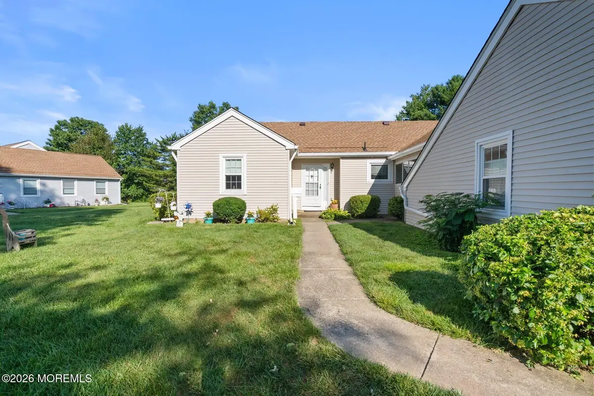 82 Parkway Drive #B, Freehold, NJ 07728 - Image #1