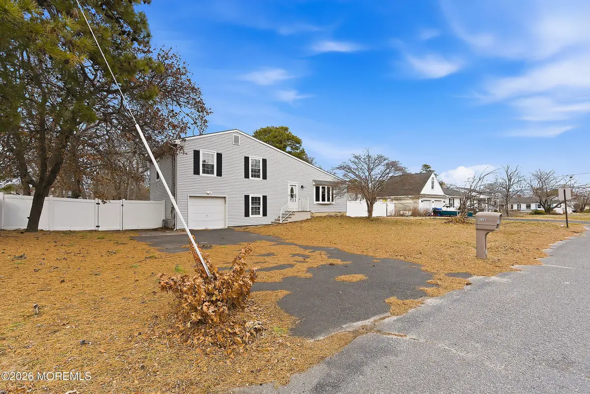 725 Birmingham Avenue, Toms River, NJ 08757 - Image #1