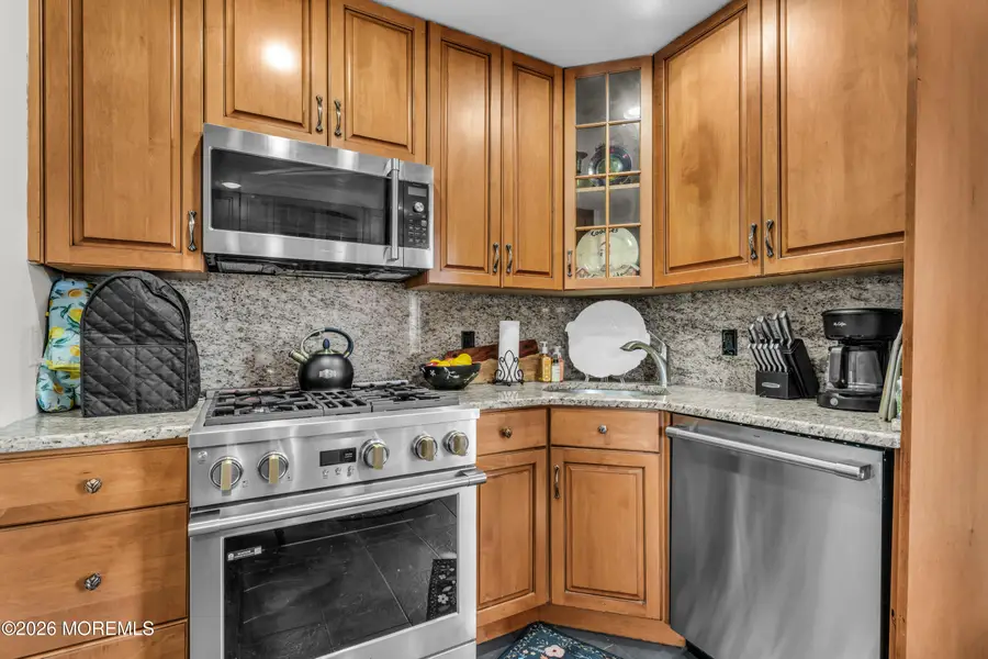 33 Cornell Drive, Clark, NJ 07066 - Image #2