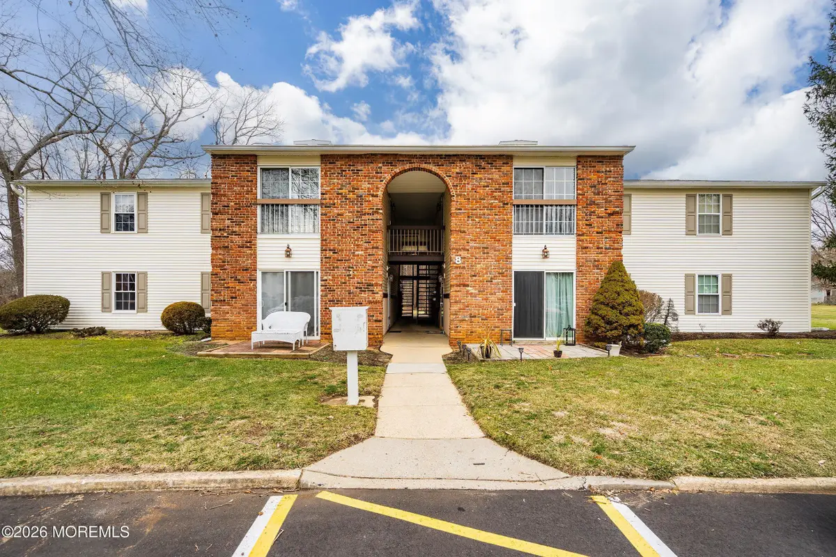 8-2 Seattle Court, Freehold, NJ 07728 - Image #1