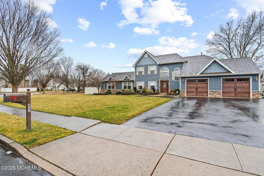 647 Hugo Drive, Toms River, NJ 08753 - Image #2