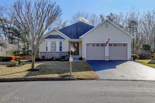 74 Foxwood Road, Lakewood, NJ 08701