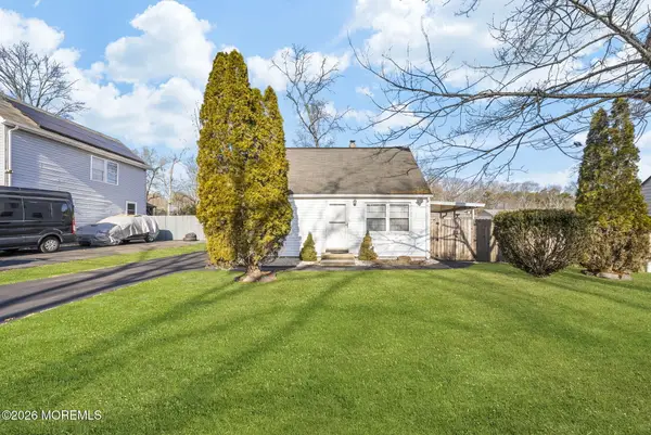517 Middle Lane, Howell, NJ 07731