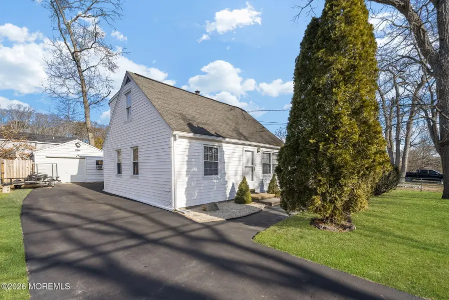 517 Middle Lane, Howell, NJ 07731 - Image #2