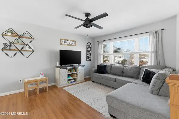 305 Neptune Avenue, Bayville, NJ 08721