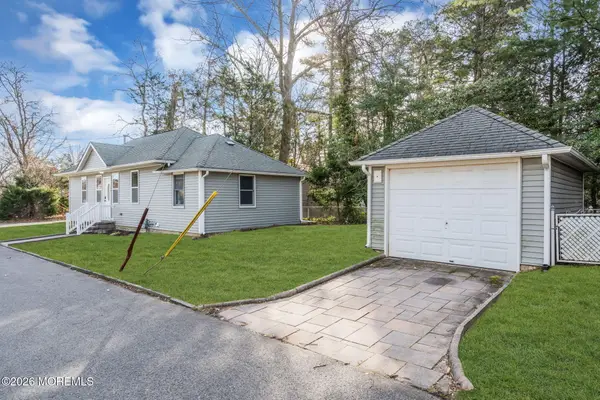 140 Camp Walk, Island Heights, NJ 08732