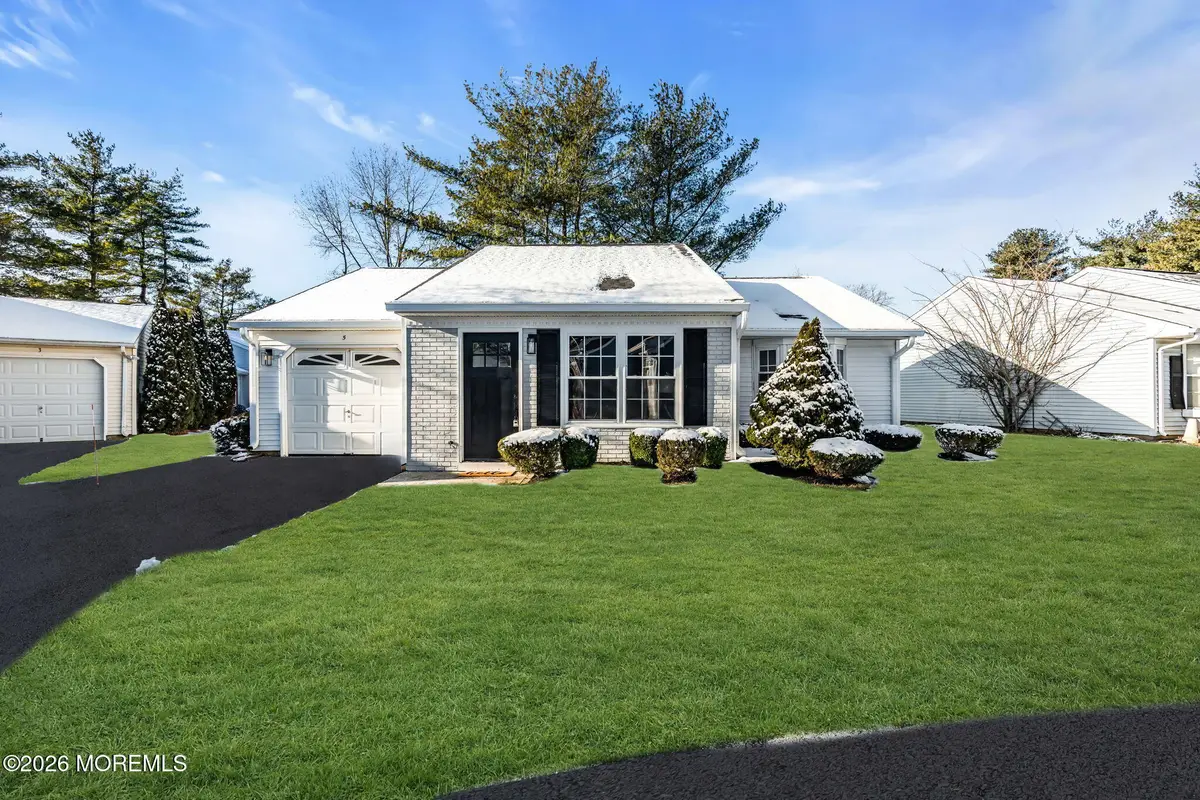 5 Jaffreyton Close, Freehold, NJ 07728 - Image #1