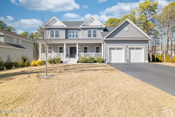 98 Alexander Drive, Barnegat, NJ 08005