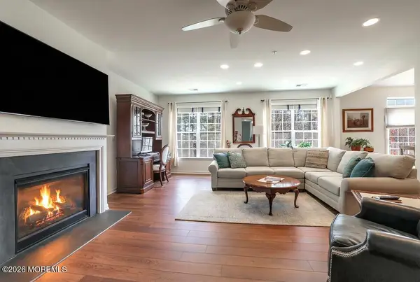 80 Bryce Lane #906, Manahawkin, NJ 08050