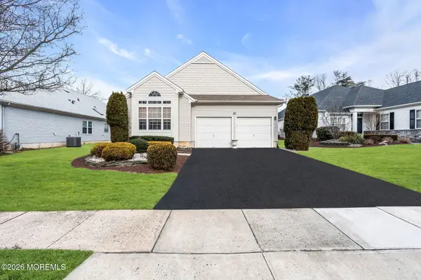 23 Derry Meeting Drive, Manalapan, NJ 07726