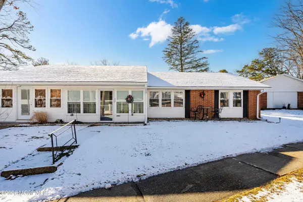 486B Thornbury Court #1002, Lakewood, NJ 08701