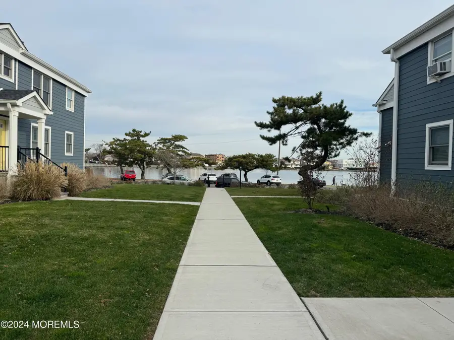 302 Deal Lake Drive #20, Asbury Park, NJ 07712 - Image #3